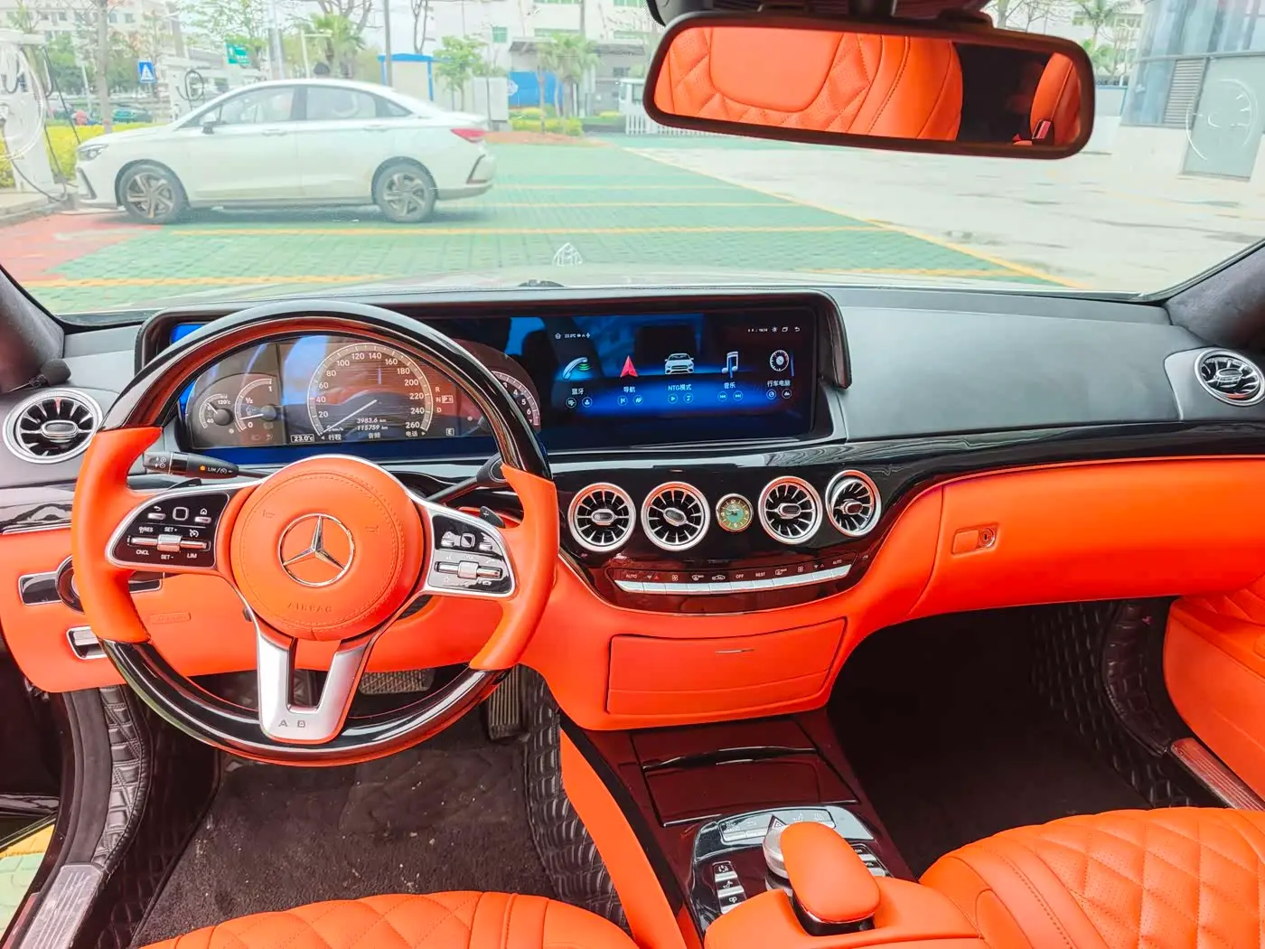 Mercedes-Benz S-Class 2011 — Photo 13/18