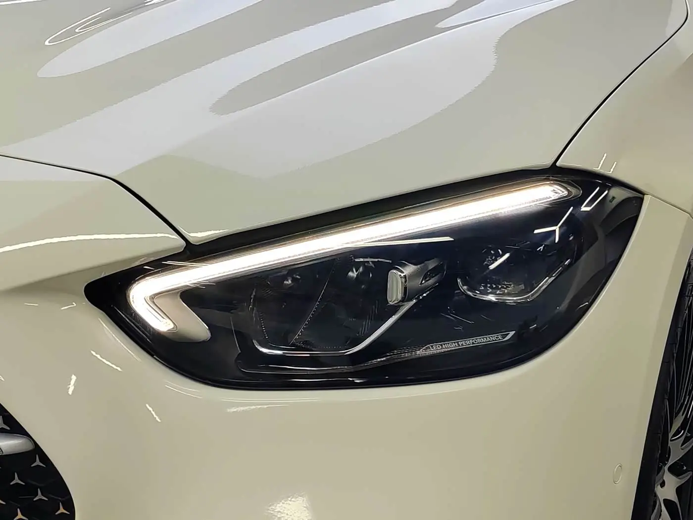 Mercedes-Benz C-Class 2024 — Photo 16/20