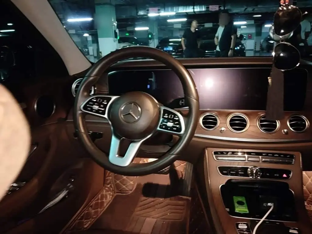 Mercedes-Benz E-Class 2020 — Фото 3/20