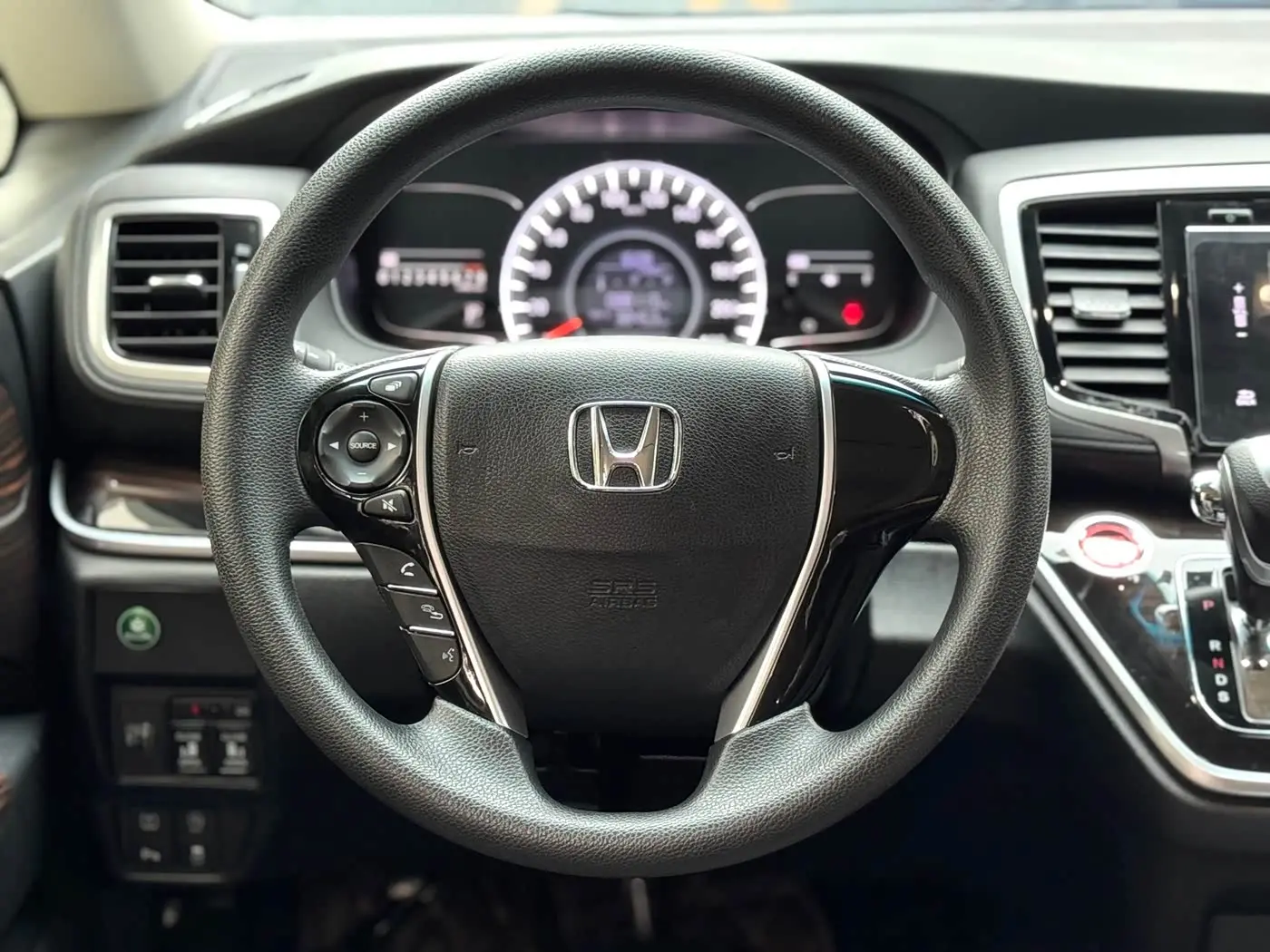 Honda Odyssey 2019 — Фото 6/20