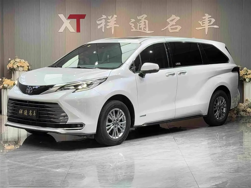 Toyota Sienna 2022 — Şəkil 1/19