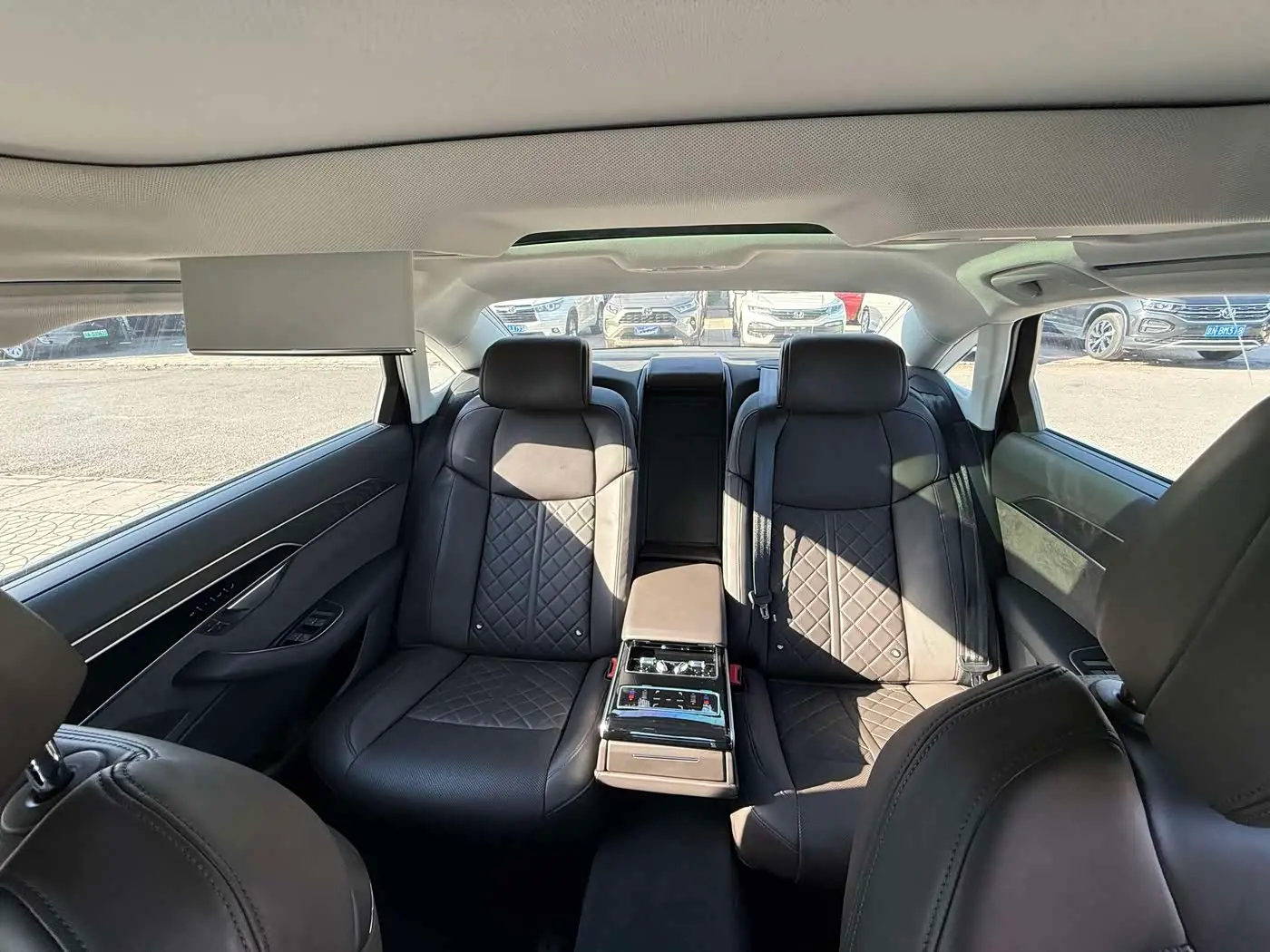 Audi A8 2021 — Şəkil 10/12