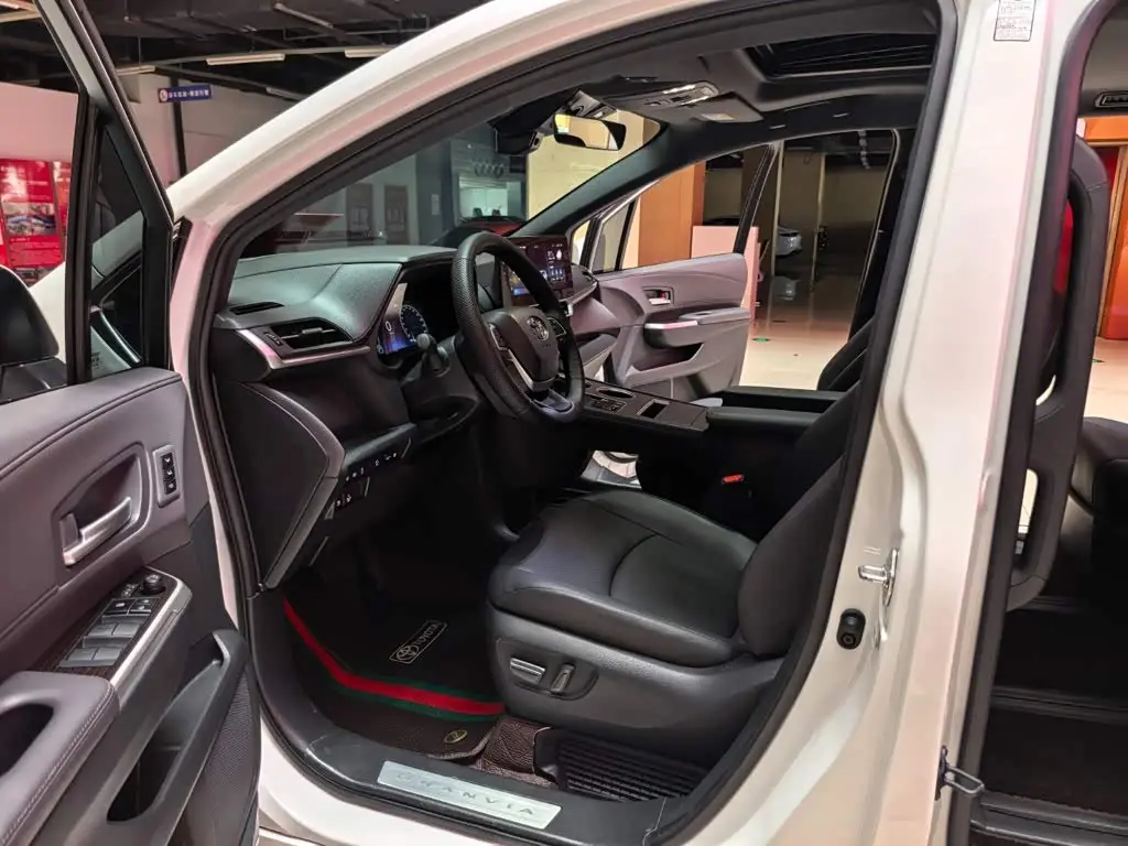Toyota Granvia 2024 — Şəkil 6/20