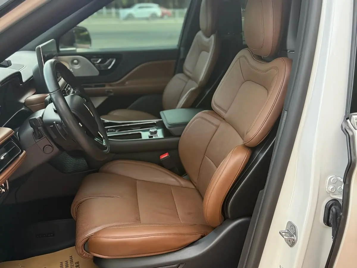 Lincoln Aviator 2021 — Photo 15/19