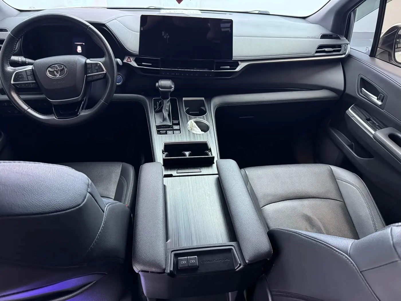 Toyota Sienna 2022 — Photo 11/16