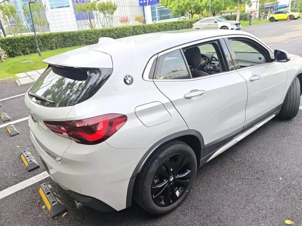 BMW X2 2021 — Photo 2/10