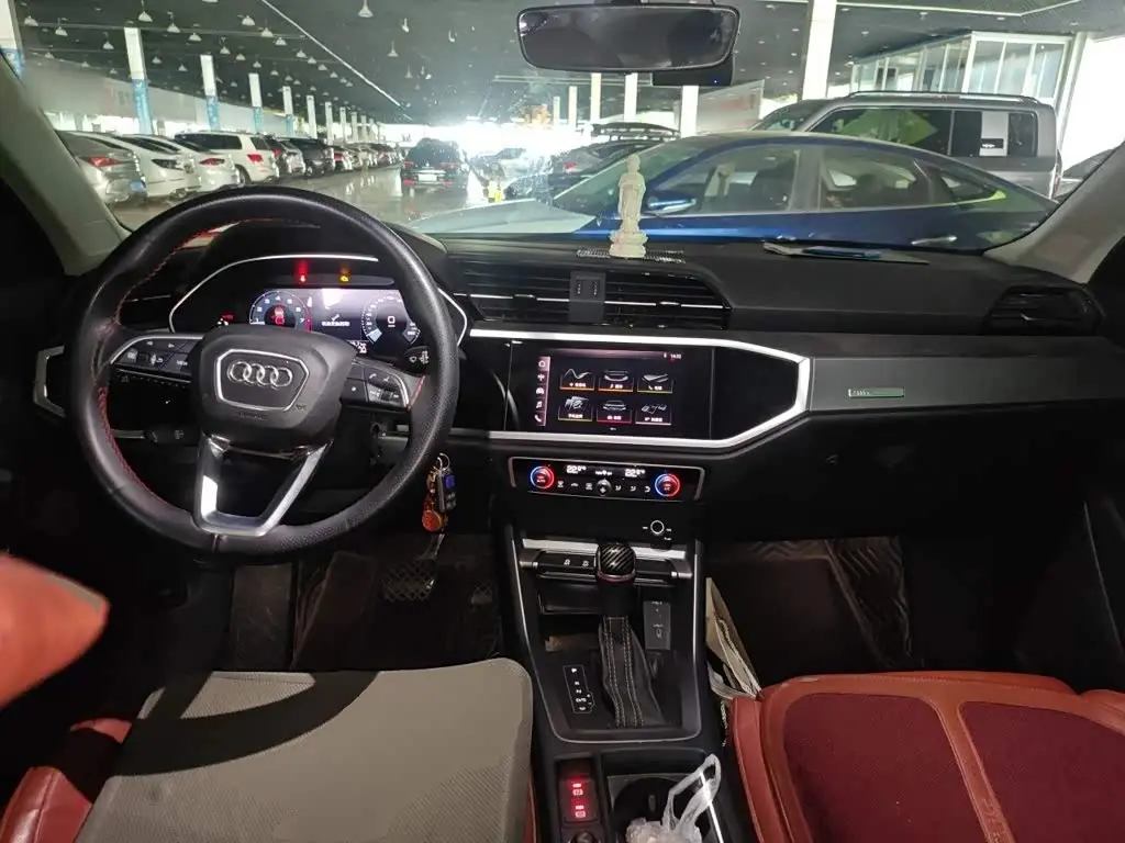 Audi Q3 2021 — Şəkil 10/20