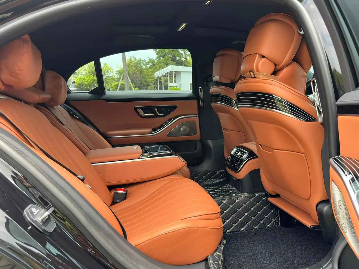 Mercedes-Benz S-Class 2022 — Photo 12/17
