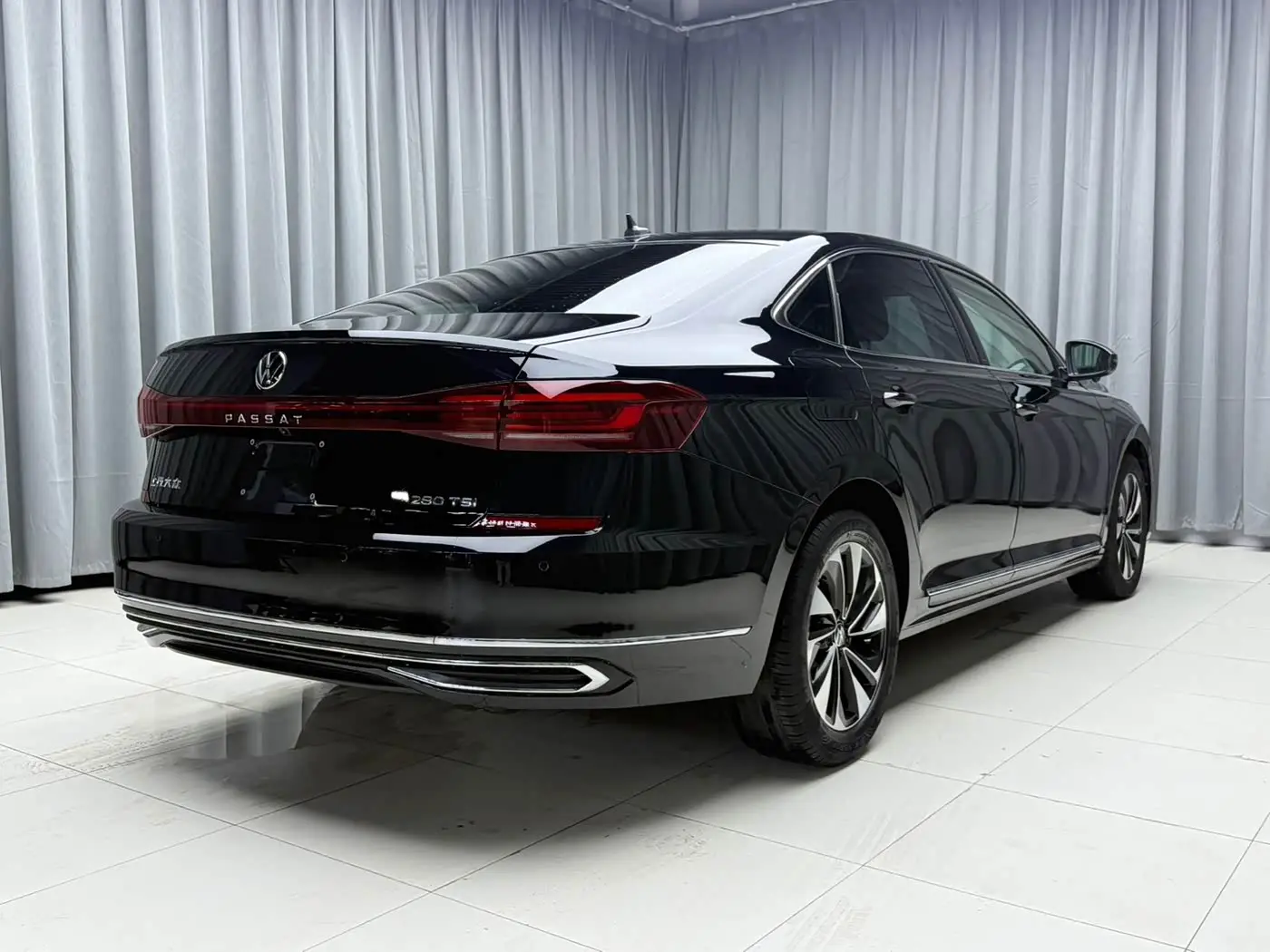 Volkswagen Passat 2023 — Photo 6/20