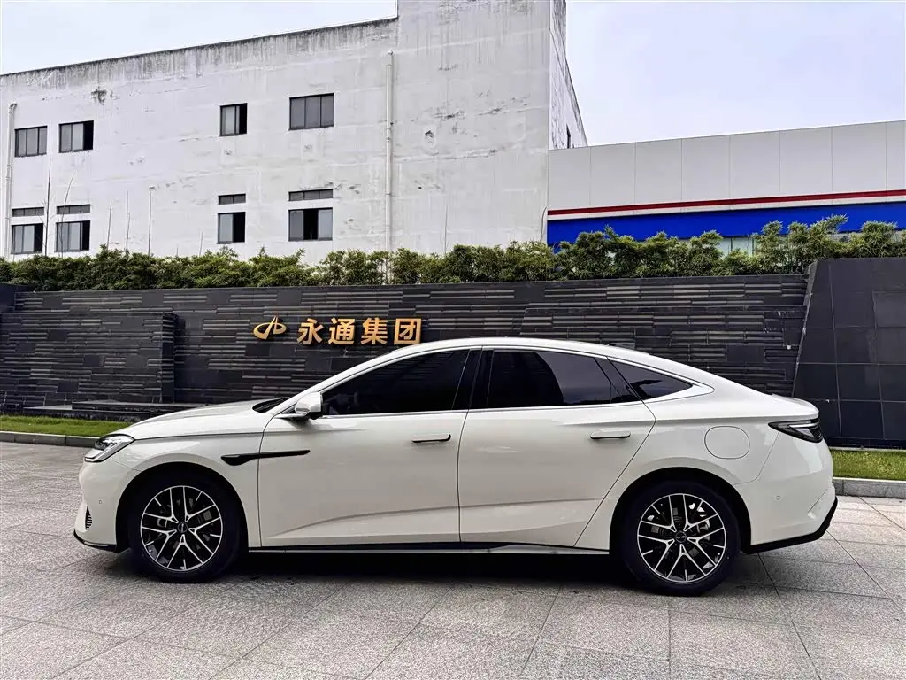 BYD Seal 07 DM-i 2025 — Photo 10/15