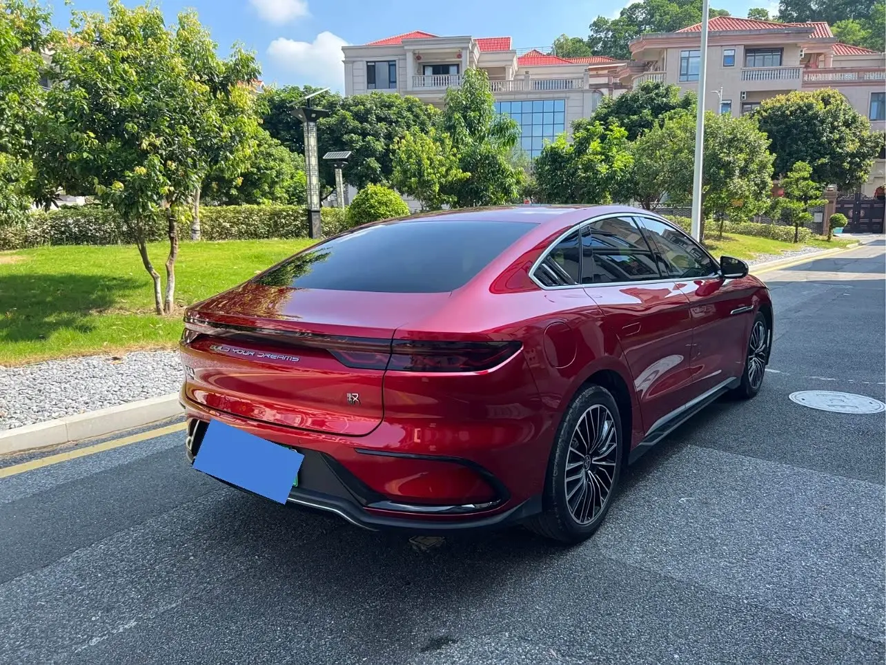 BYD Han 2022 — Фото 6/16