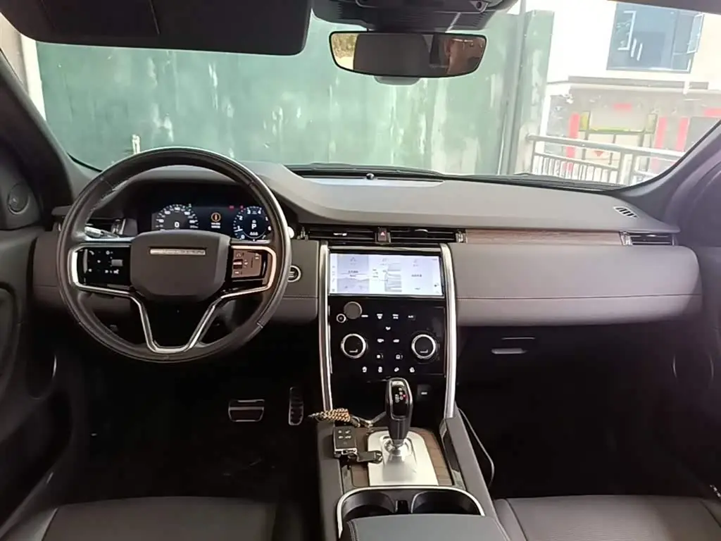 Land Rover Discovery Sport 2022 — Фото 10/20