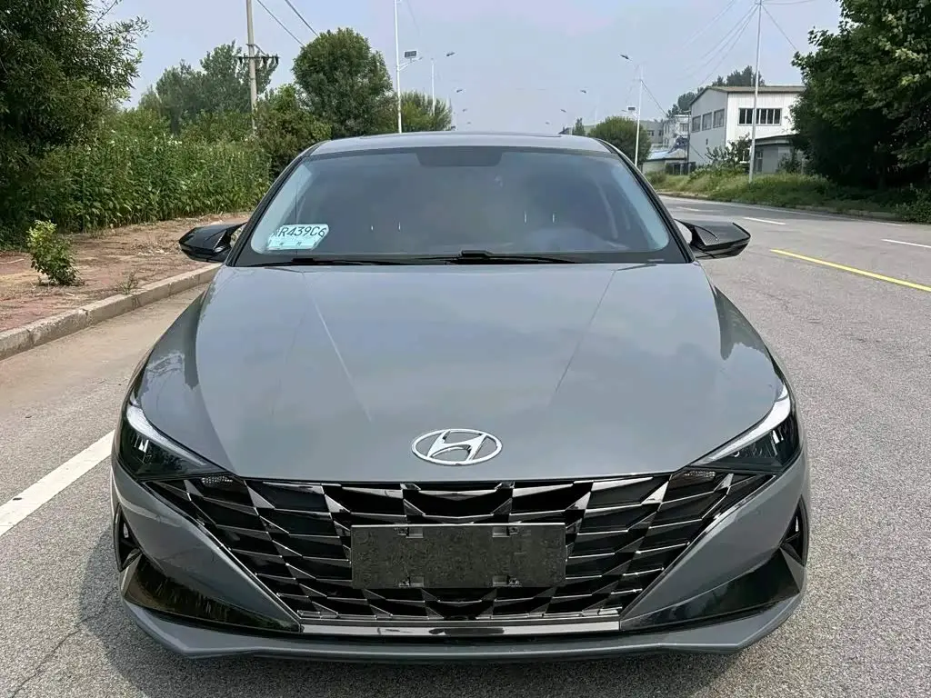 Hyundai Elantra 2022 — Фото 2/10
