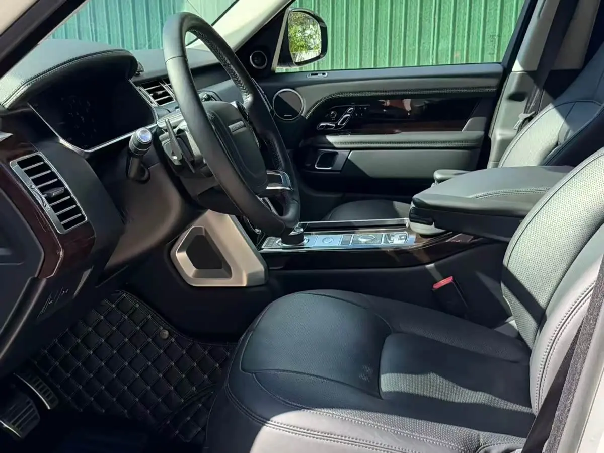 Land Rover Range Rover 2020 — Photo 7/19