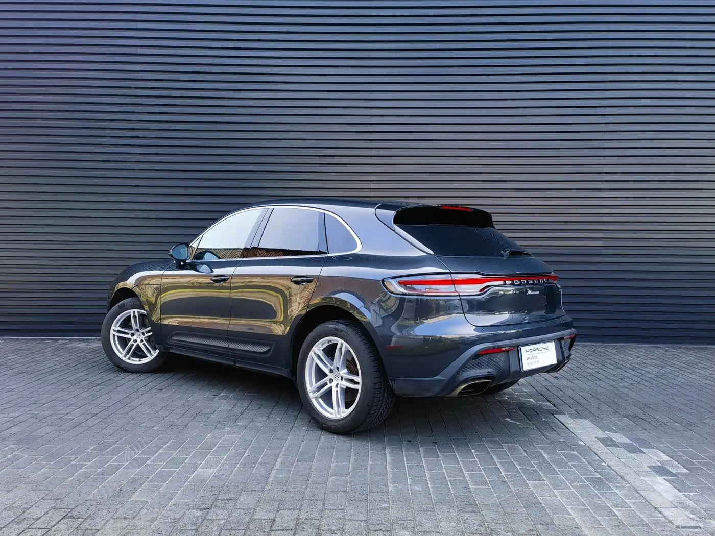 Porsche Macan 2023 — Photo 2/10