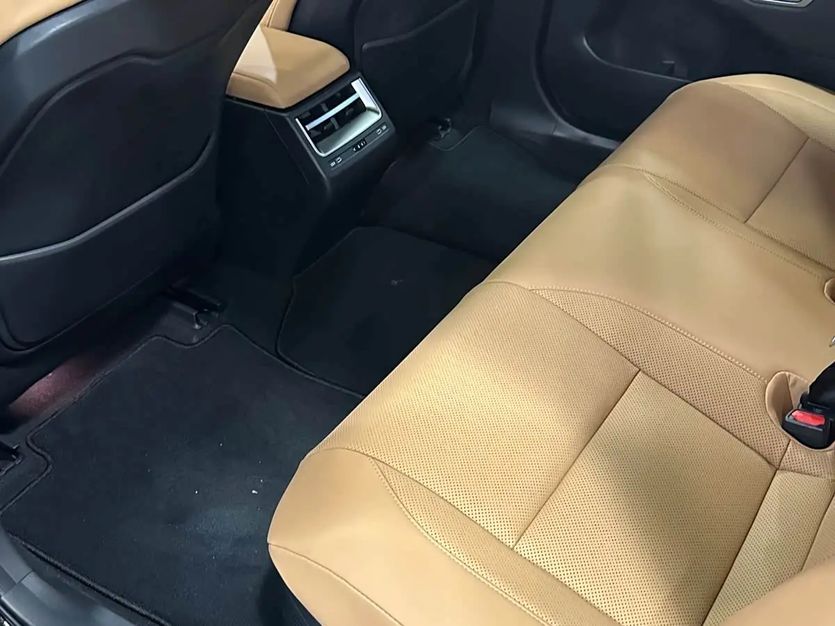 Lexus ES 2026 — Photo 5/12