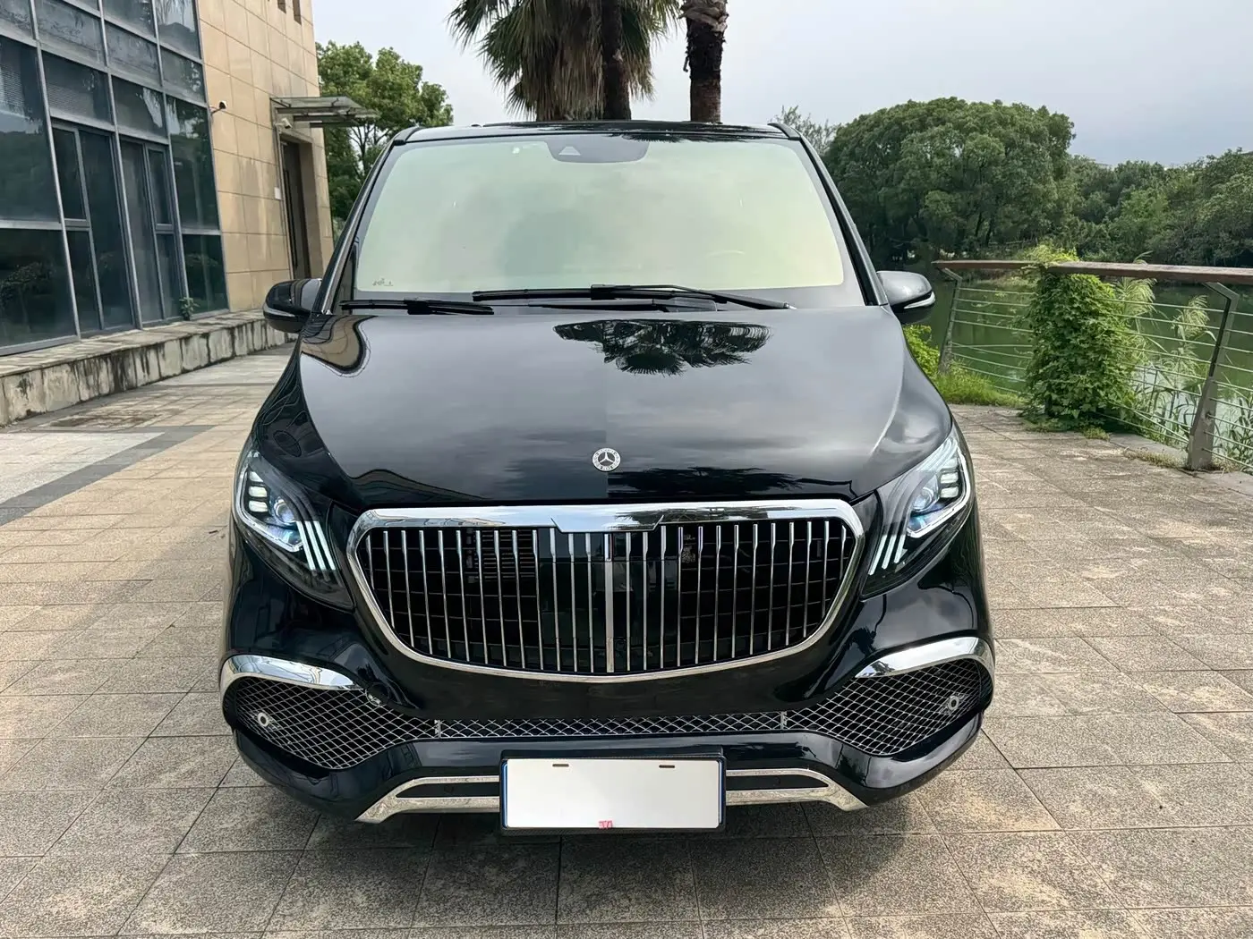 Mercedes-Benz V-Class 2023 — Şəkil 1/9