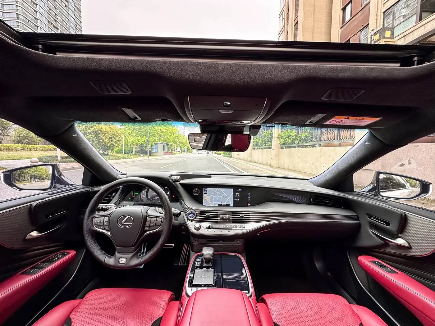 Lexus LS 2020 — Photo 15/19