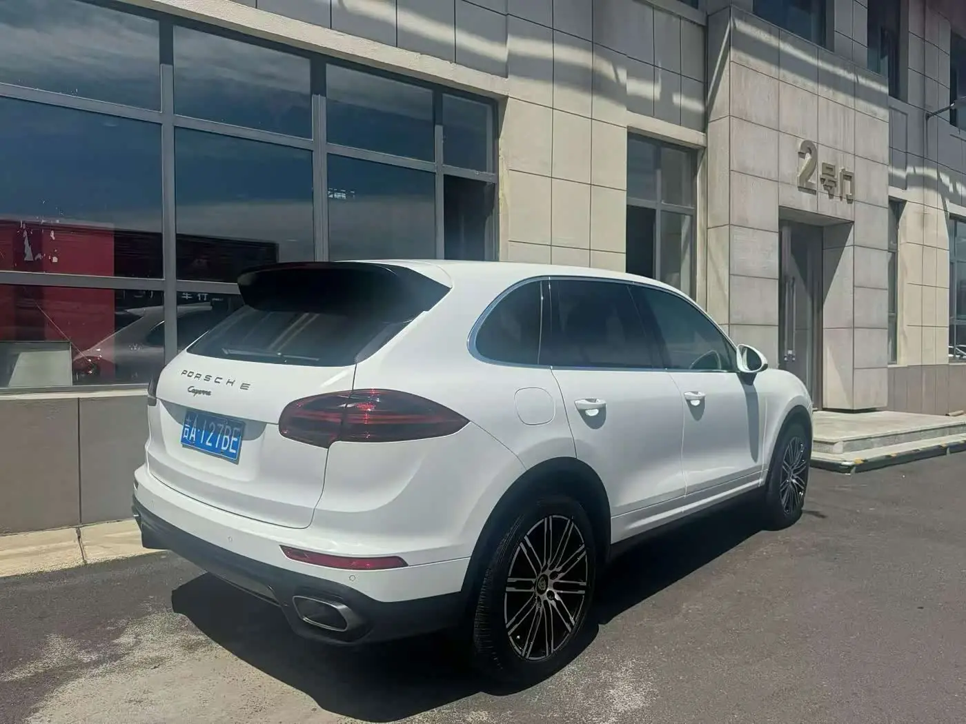 Porsche Cayenne 2017 — Фото 9/9