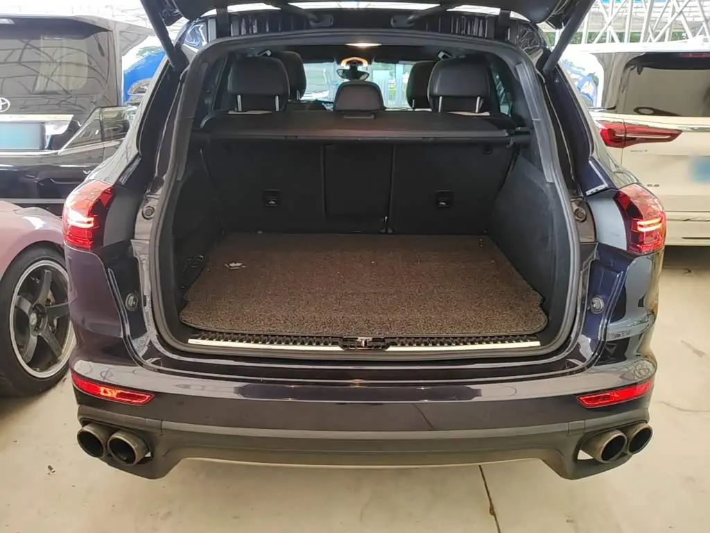 Porsche Cayenne 2018 — Фото 19/20