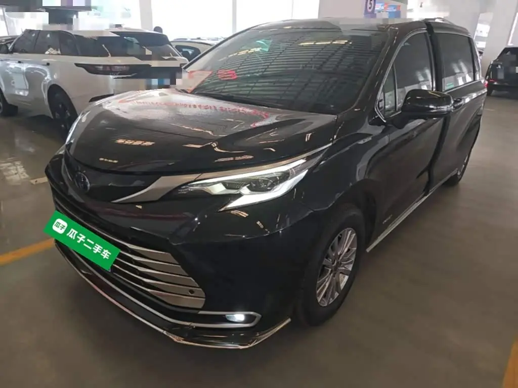 Toyota Sienna 2022 — Photo 1/20
