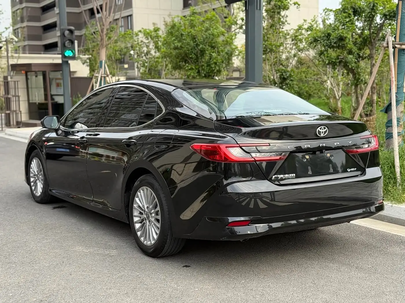 Toyota Camry 2024 — Photo 6/15