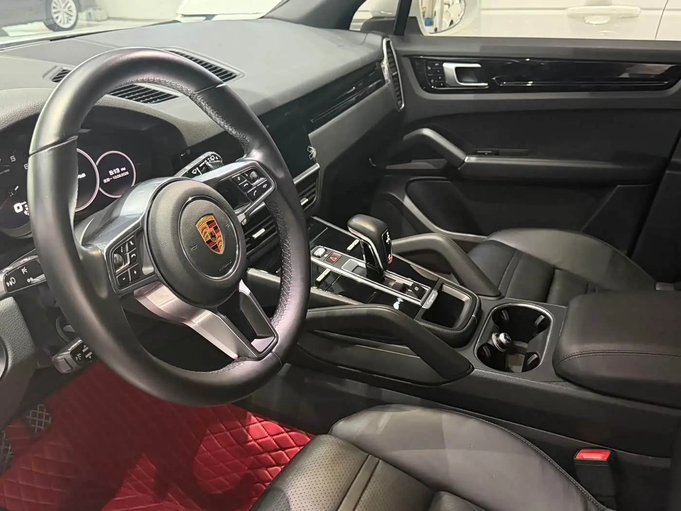 Porsche Cayenne 2018 — Photo 13/17