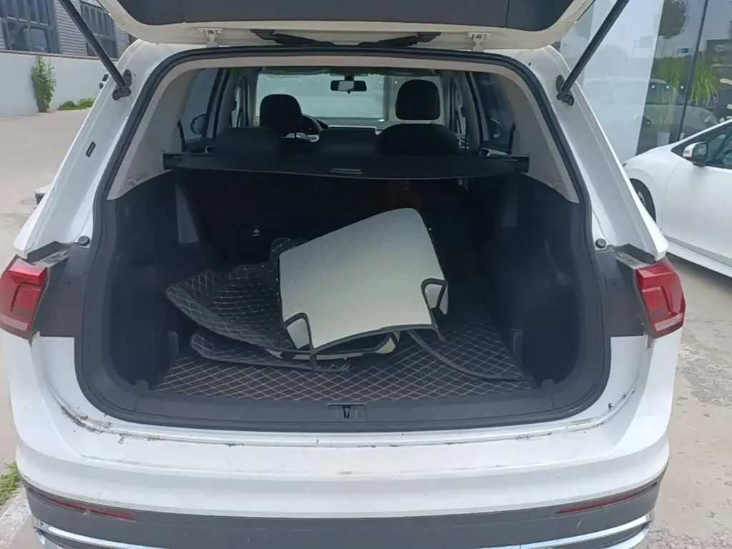 Volkswagen Tiguan L 2022 — Photo 19/20