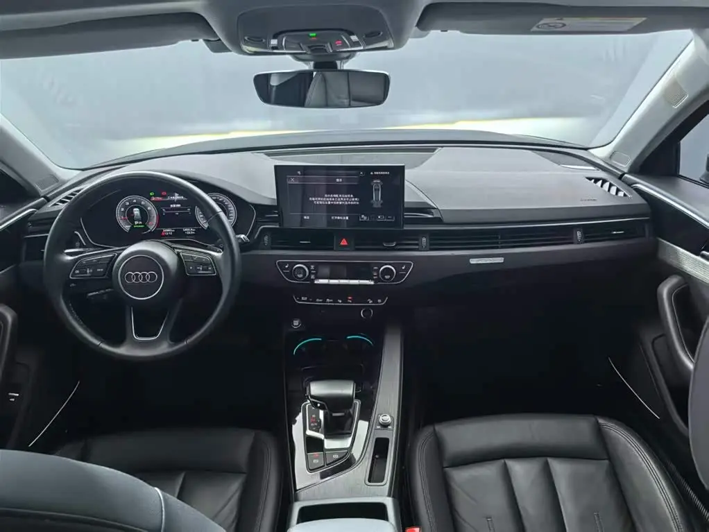 Audi A4 2023 — Photo 7/17