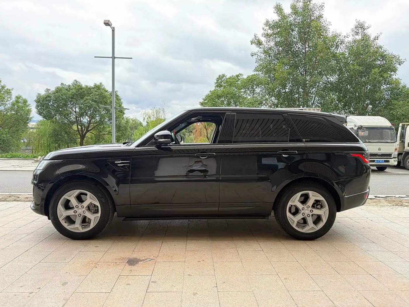 Land Rover Range Rover Sport 2019 — Photo 4/18