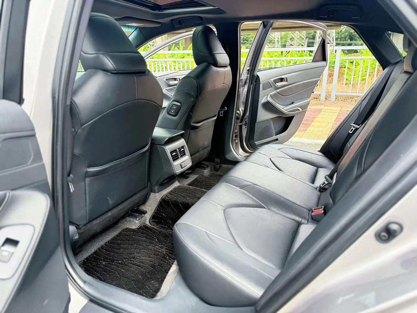 Toyota Avalon 2023 — Şəkil 8/13