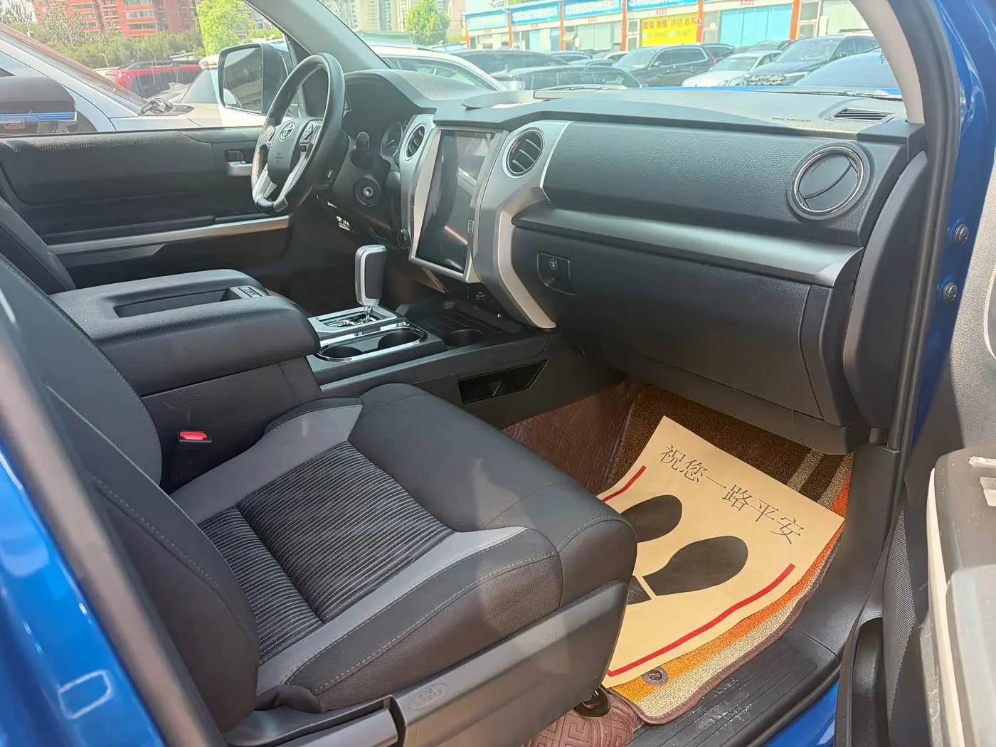 Toyota Tundra 2018 — Photo 10/15