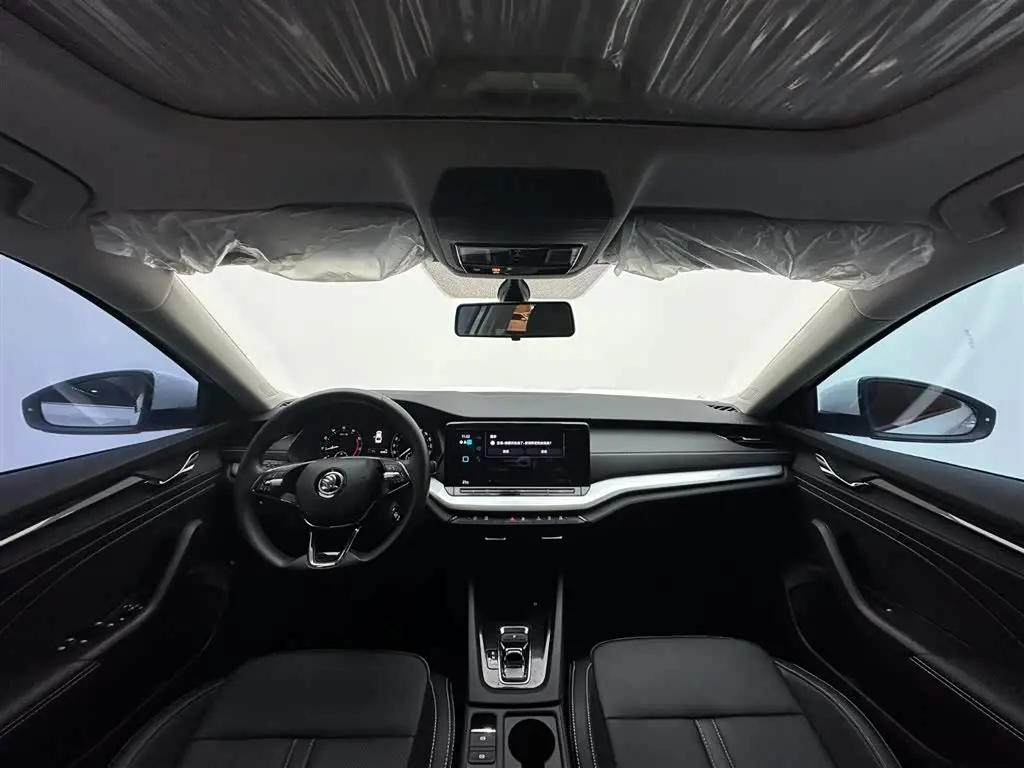 Škoda Octavia 2023 — Şəkil 18/20