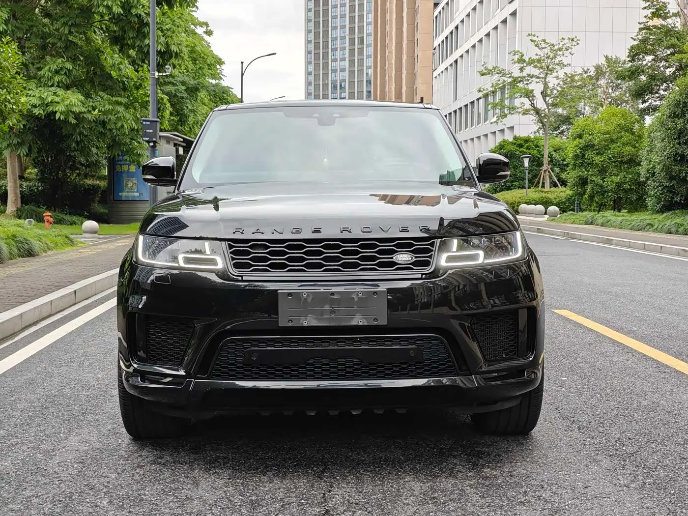 Land Rover Range Rover Sport 2022 — Photo 9/18