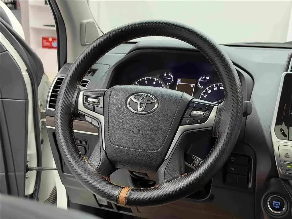 Toyota Prado 2019 — Photo 14/19