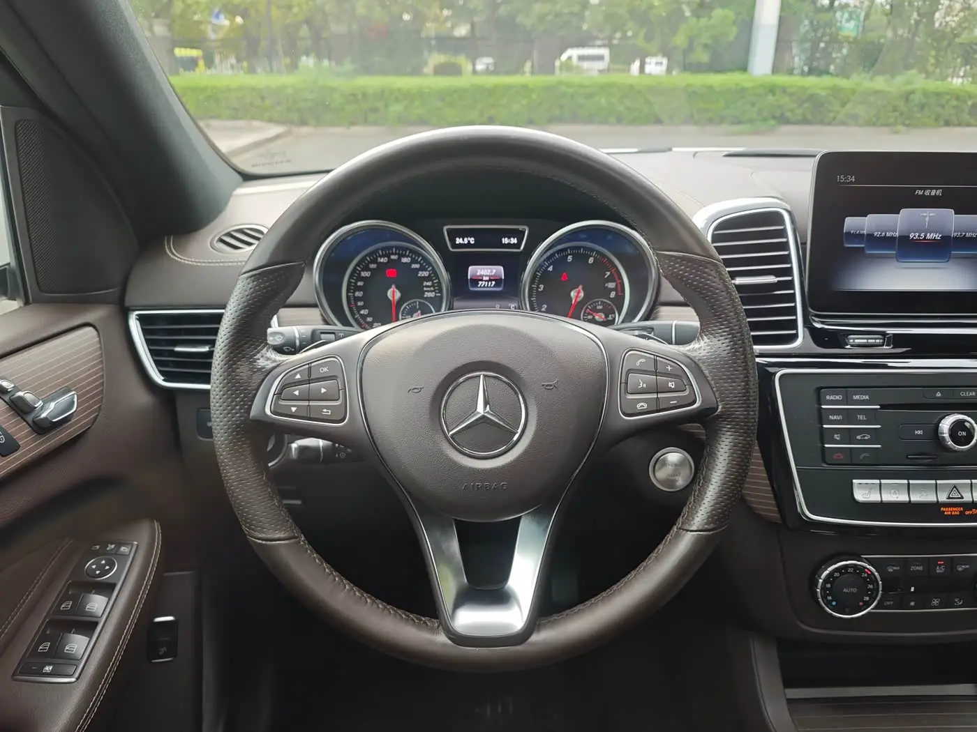 Mercedes-Benz GLE 2018 — Фото 11/20
