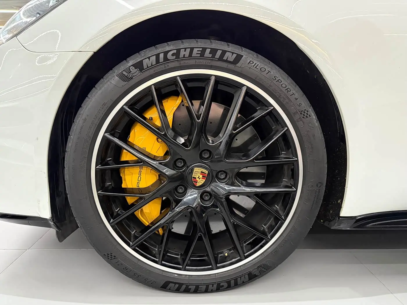 Porsche Panamera 2022 — Photo 8/16