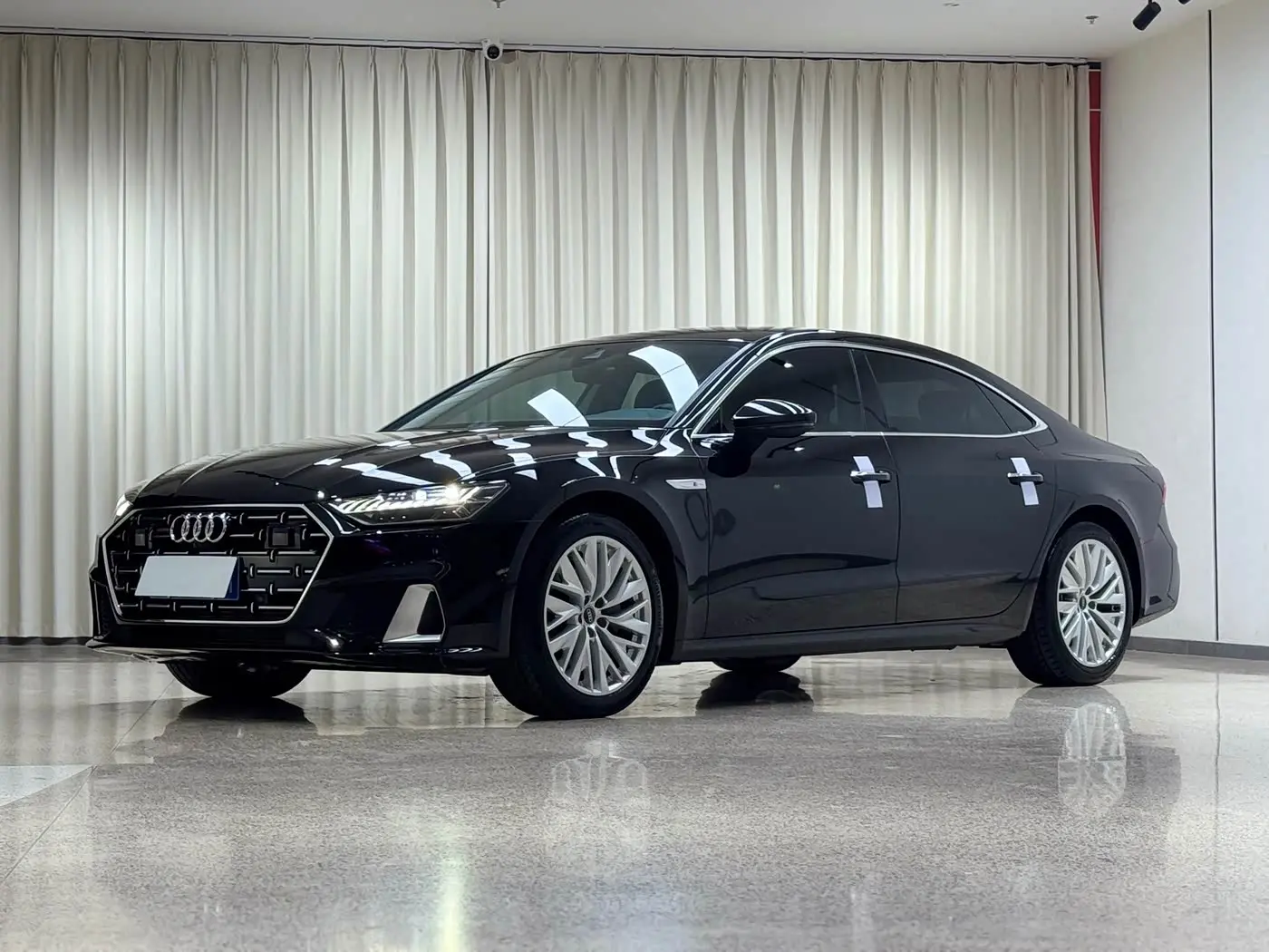 Audi A7L 2023 — Photo 10/20
