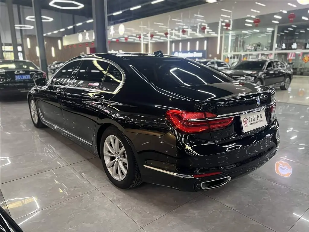 BMW 7 Series 2016 — Фото 10/11