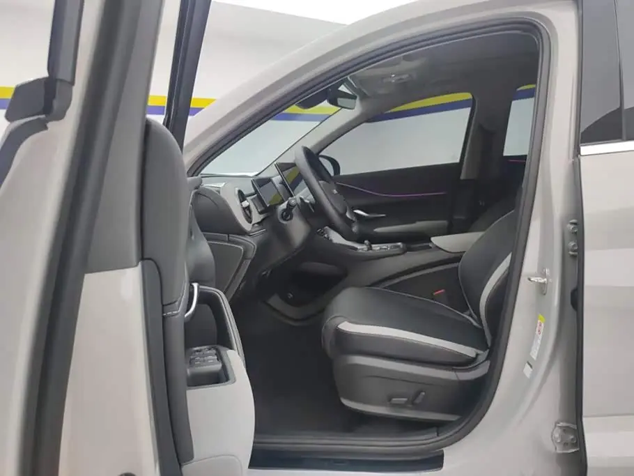 BYD Seal 05 DM-i 2026 — Photo 9/16