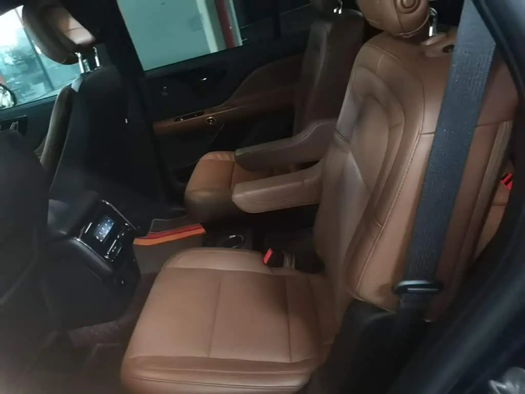 Lincoln Aviator 2021 — Photo 17/20