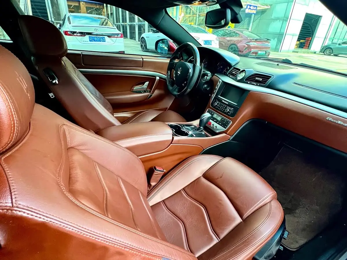 Maserati GranTurismo 2015 — Photo 6/11