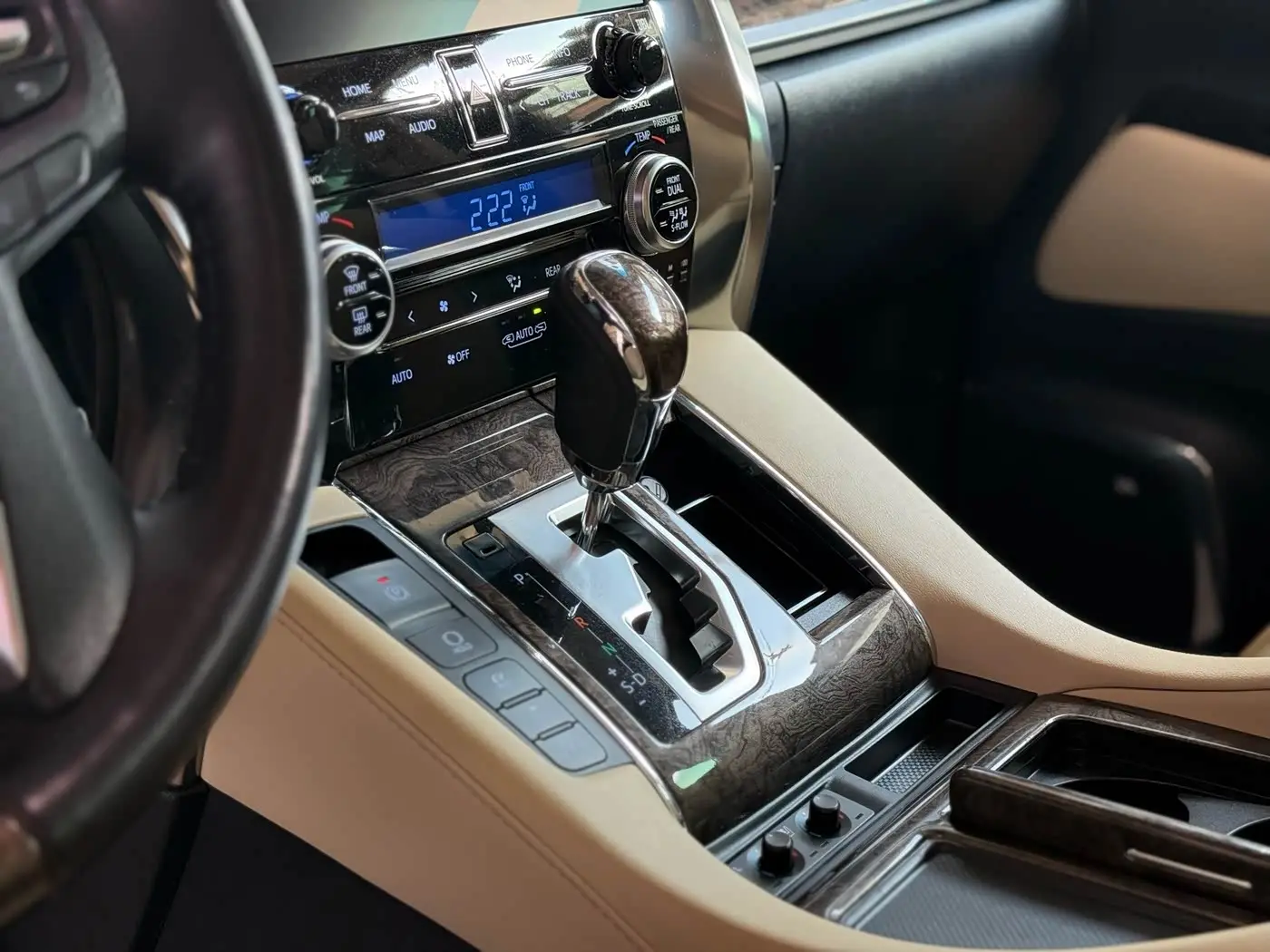Toyota Alphard 2021 — Photo 12/20