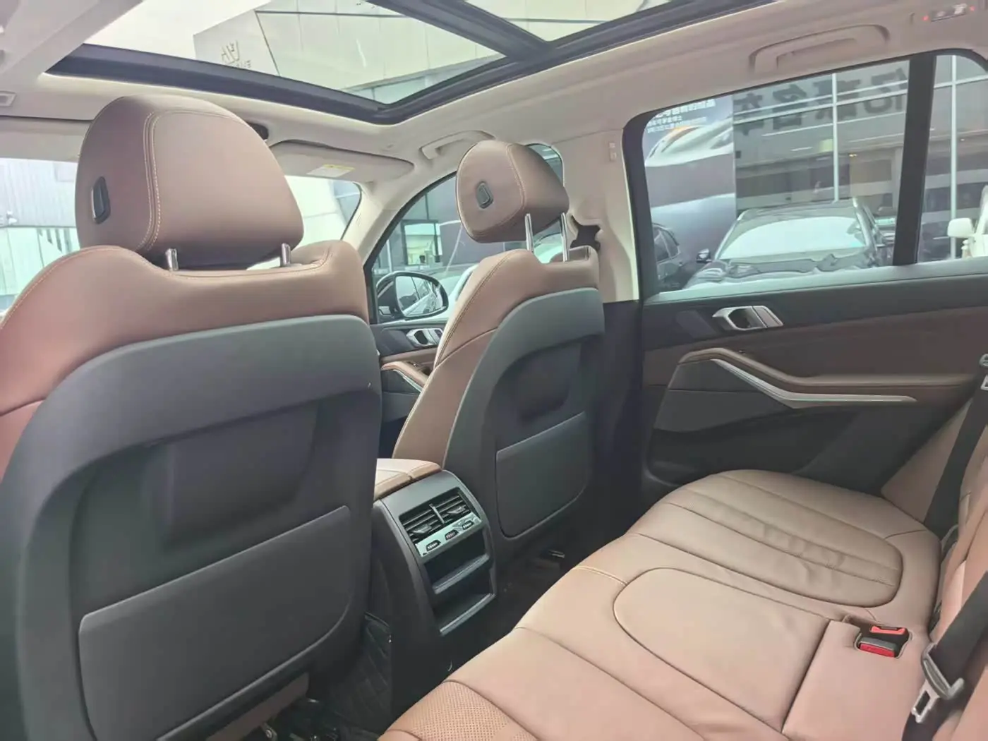 BMW X5 2021 — Photo 8/11