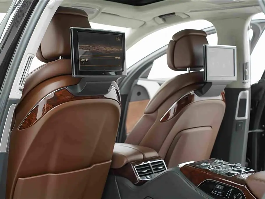 Audi A8 2013 — Photo 14/20