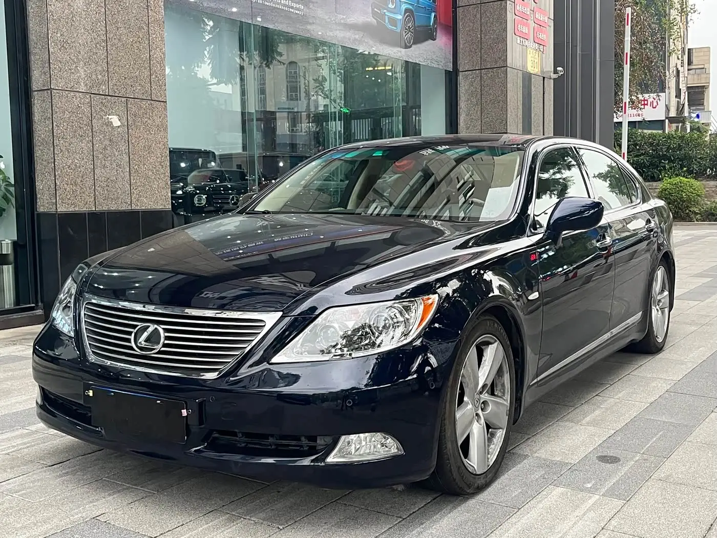 Lexus LS 2008 — Photo 1/15