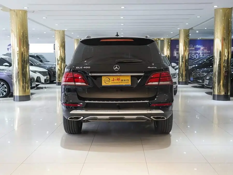 Mercedes-Benz GLE 2017 — Photo 16/17