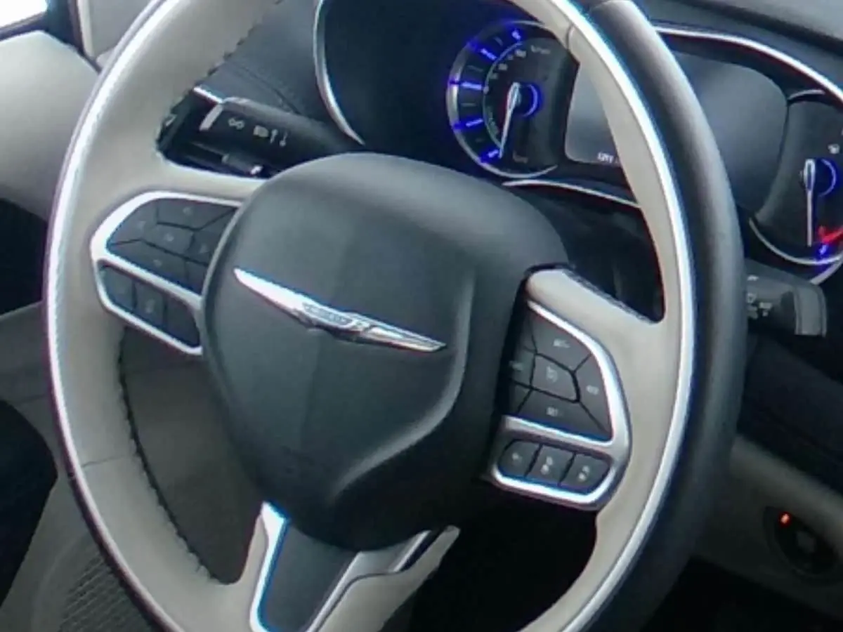 Chrysler Grand Caravan PHEV 2025 — Şəkil 14/17