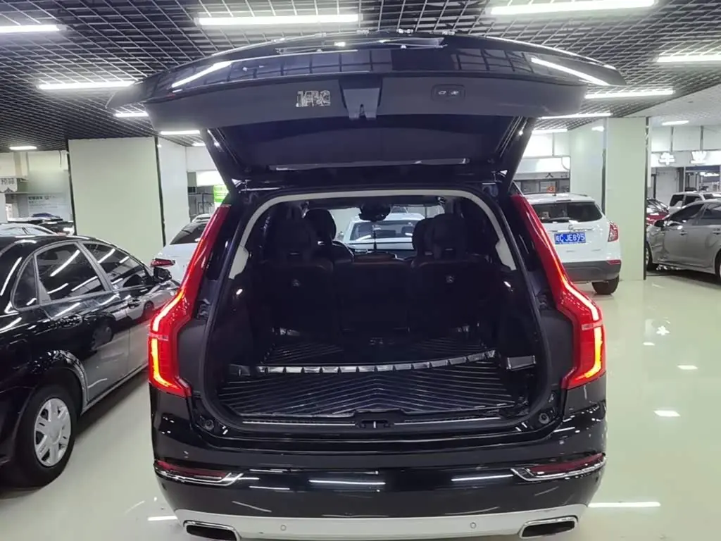 Volvo XC90 2019 — Photo 19/20