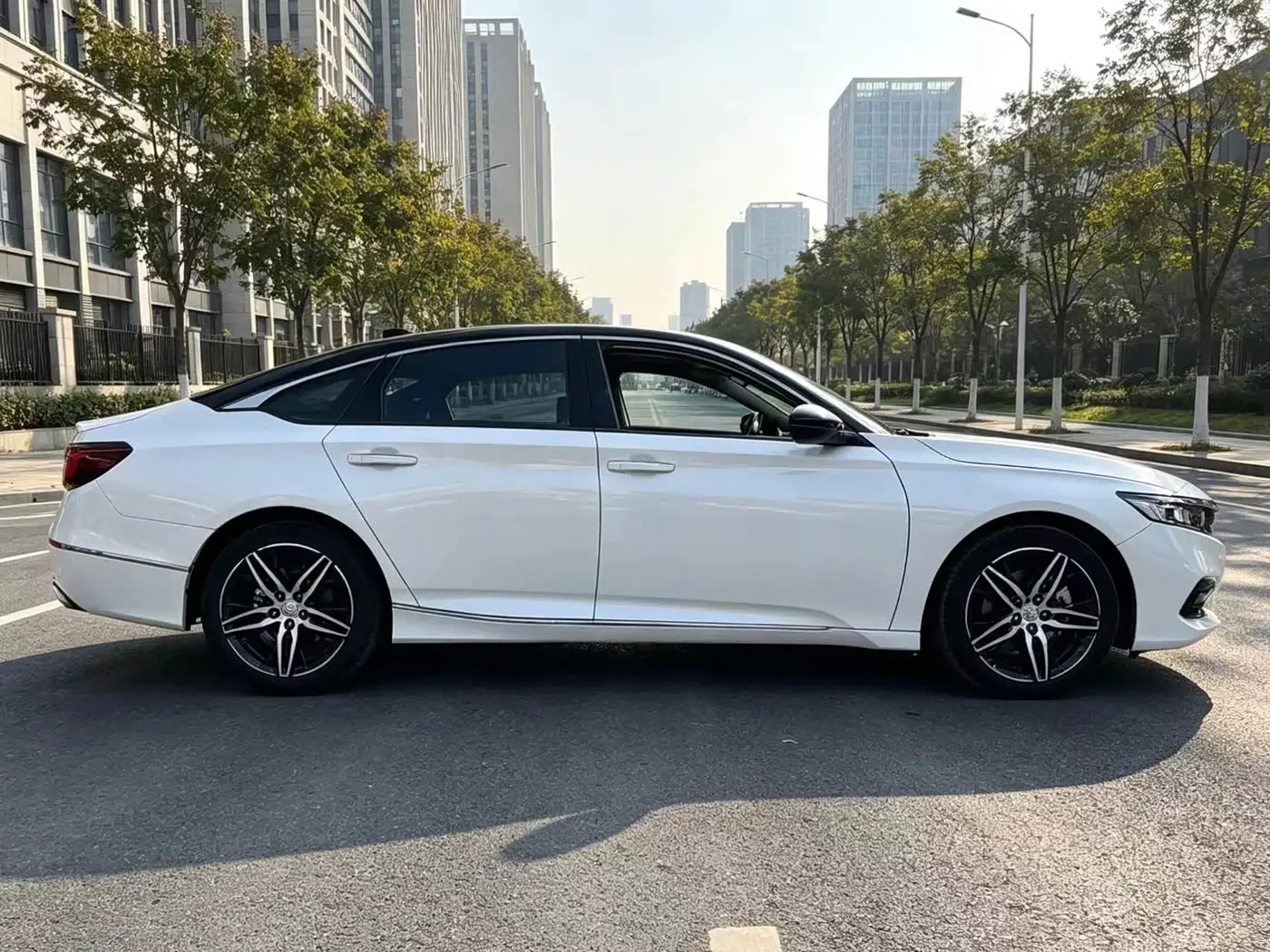 Honda Accord 2023 — Фото 3/9